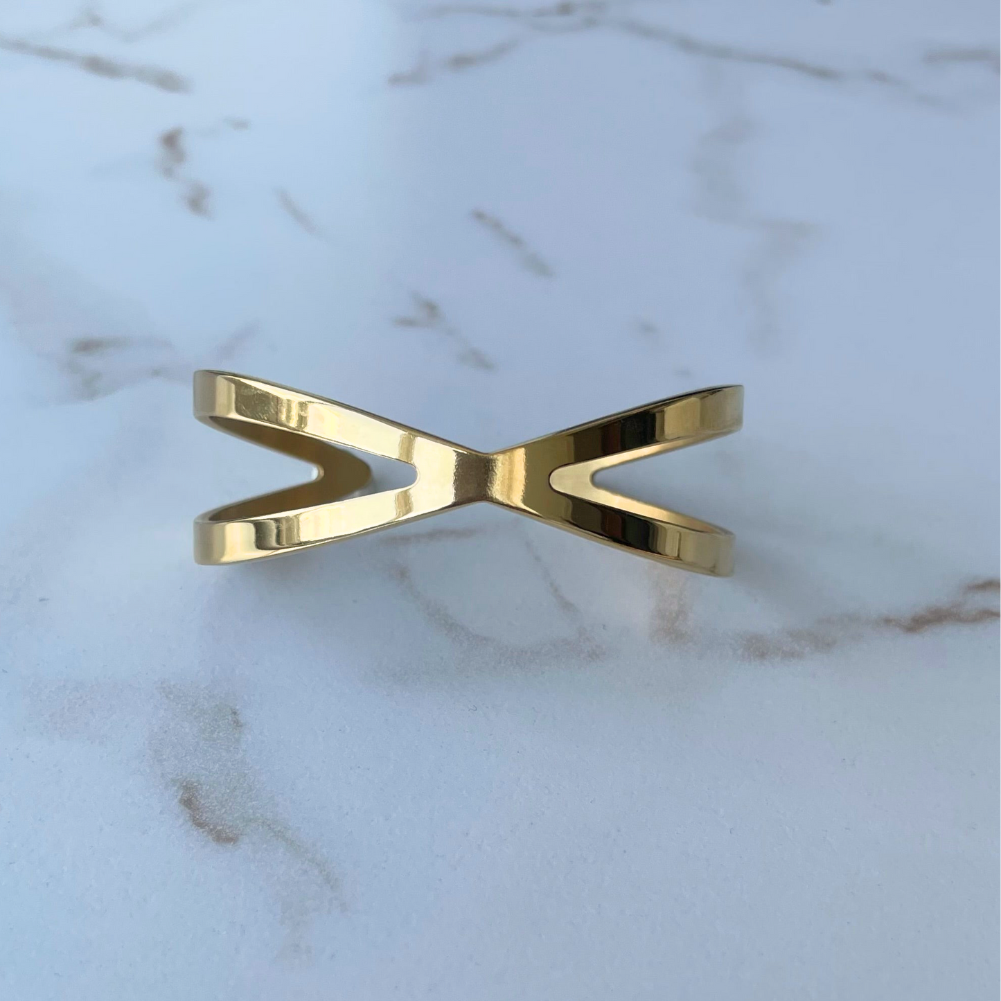 CRISS CROSS X BANGLE BRACELET