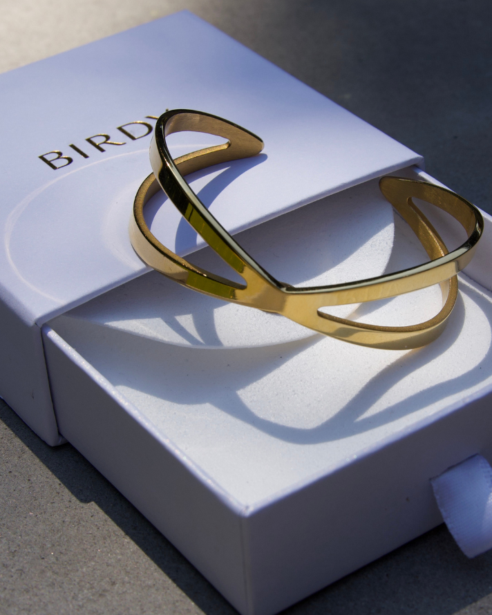 CRISS CROSS X BANGLE BRACELET