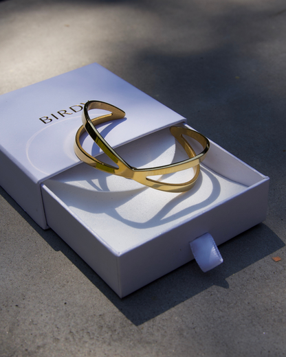 CRISS CROSS X BANGLE BRACELET