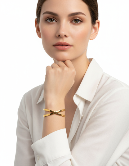 CRISS CROSS X BANGLE BRACELET