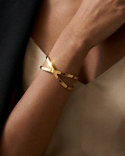 CRISS CROSS X BANGLE BRACELET